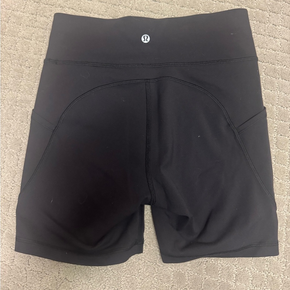 Lululemon shorts with pockets